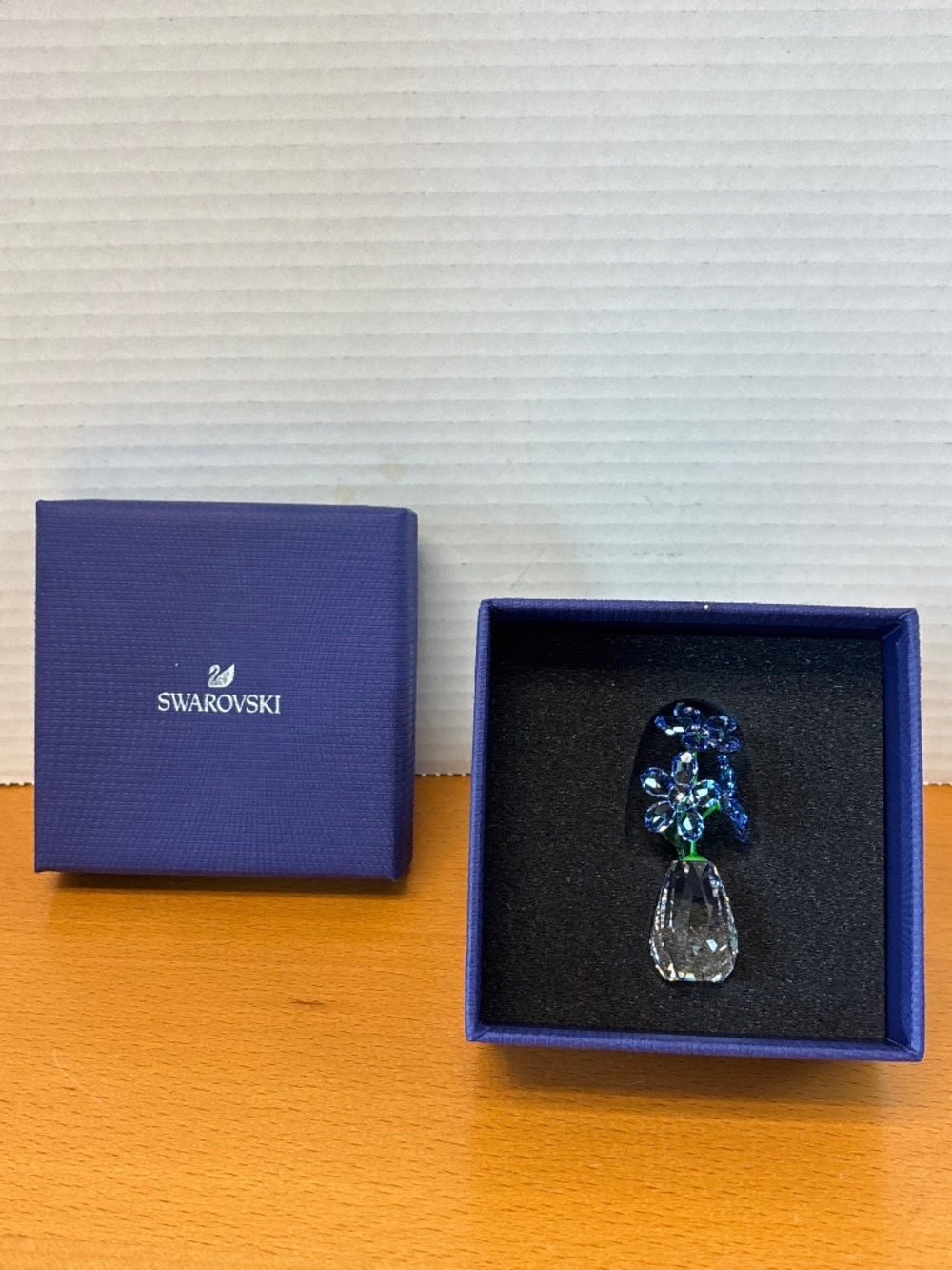 Swarovski Crystal Flower Figurine Flower Dreams 4 Get Me Not